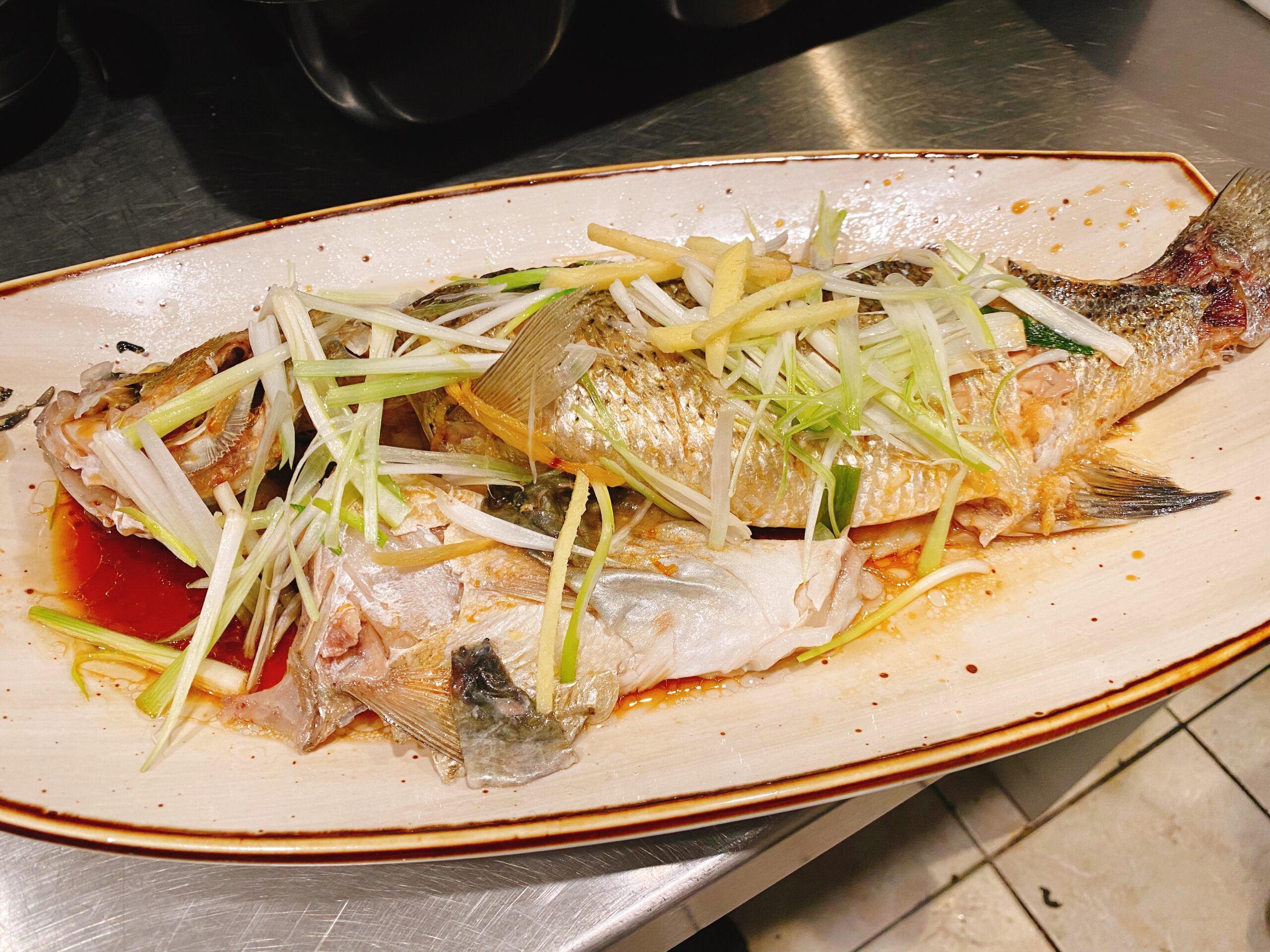 清蒸鲈鱼 Steamed Striped Bass
