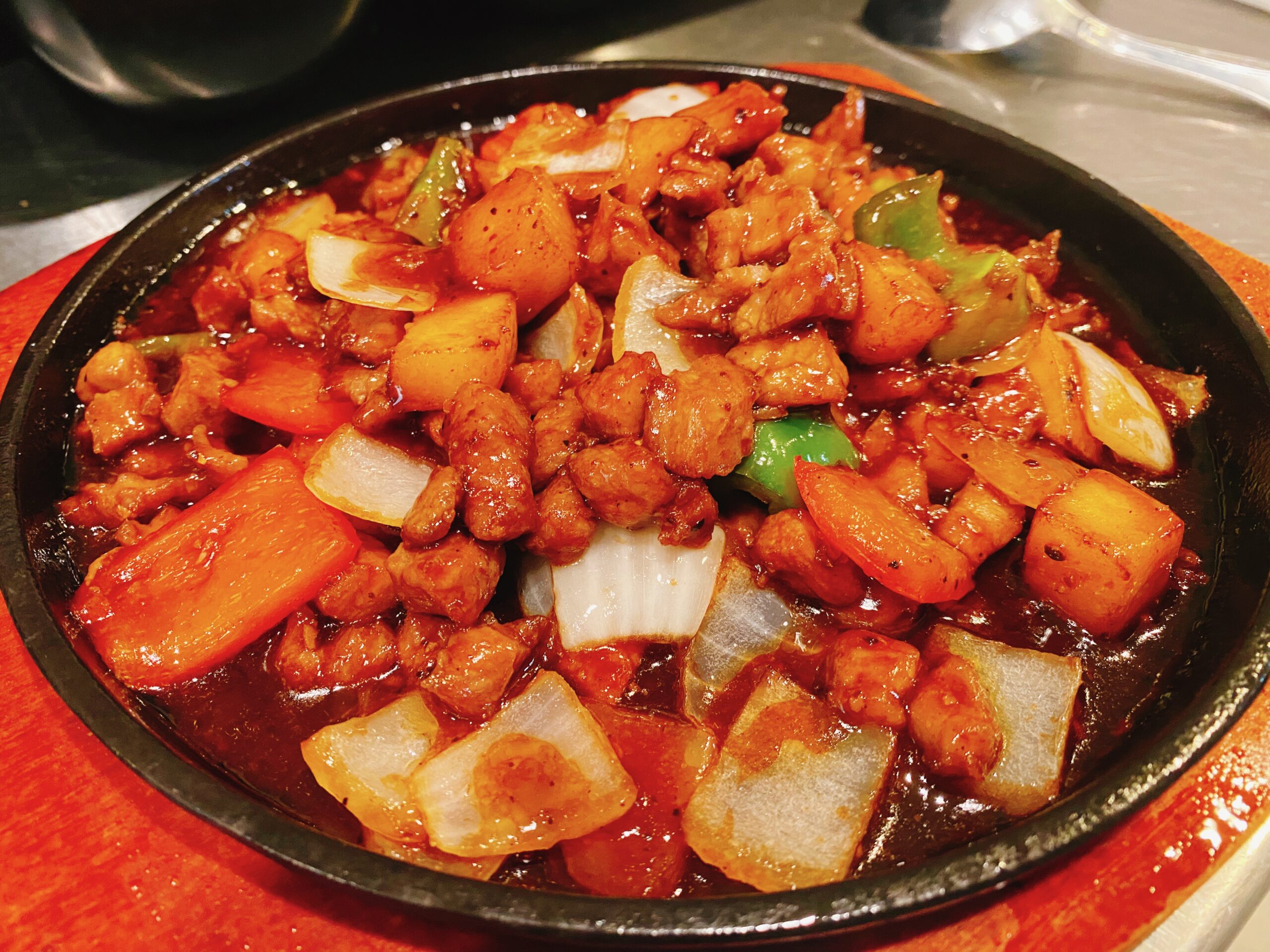 铁板芒果黑椒牛肉 Black Pepper Mango Beef