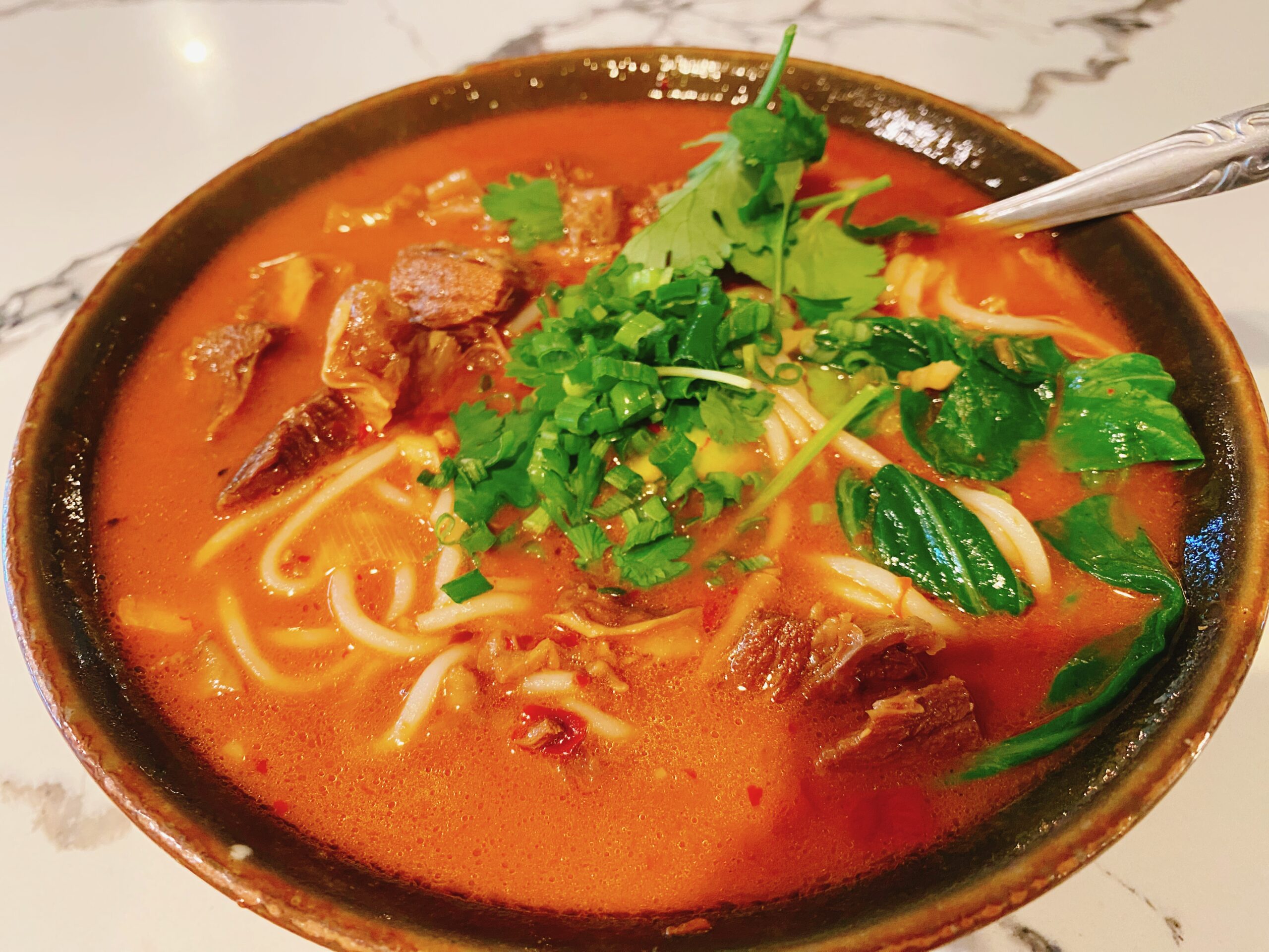 红汤牛腩面 Mala Beef Shank Noodle